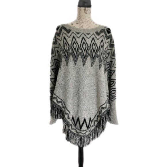Olivia Sky Sweaters - Lovely Olivia Sky Fringed Poncho With Sleeves Black/Grey Size 2X